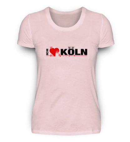 Puder-rosa Damen-T-Shirt mit "Ich liebe Köln" Aufdruck; mittig auf Brust wobei ein rotes Herz das Wort Liebe symbolisiert und das Wort ich hochkant, während das Wort Köln waagerecht geschrieben ist - Somit kann das Motiv auf dem T-Shirt aus Entfernung auch als "I love Köln" gelesen werden.