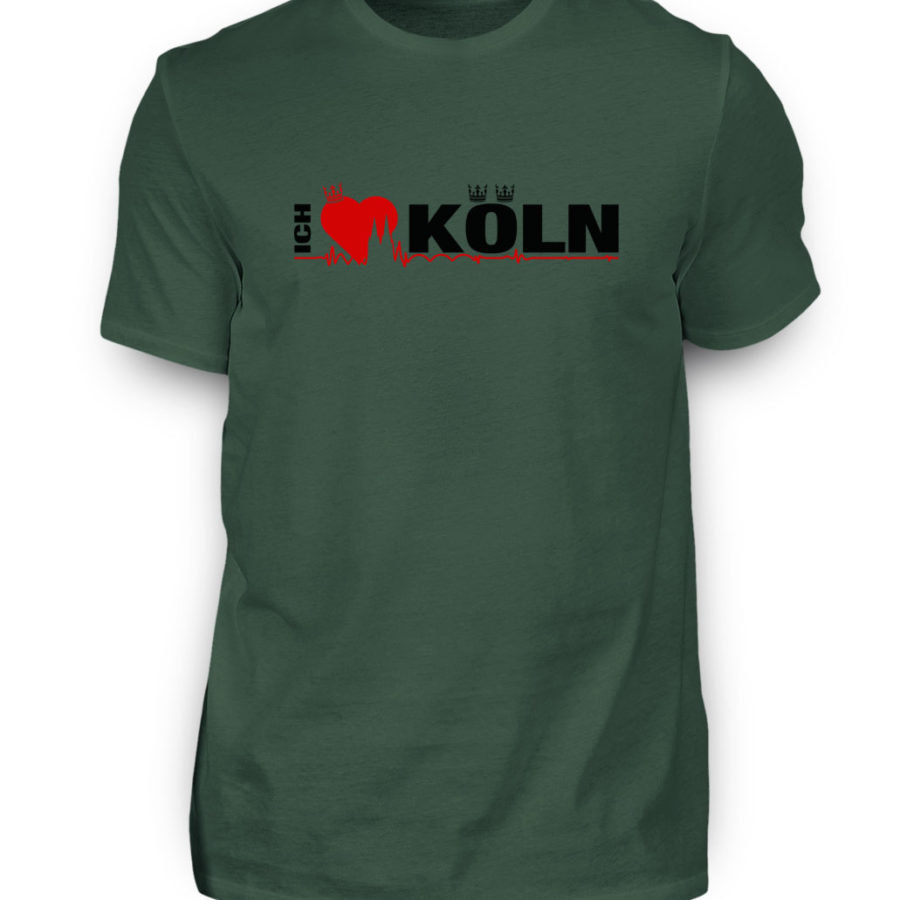 Dunkelgrünes T-Shirt mit "Ich liebe Köln" Aufdruck; mittig auf Brust wobei ein rotes Herz das Wort Liebe symbolisiert und das Wort ich hochkant, während das Wort Köln waagerecht geschrieben ist - Somit kann das Motiv auf dem T-Shirt aus Entfernung auch als "I love Köln" gelesen werden.