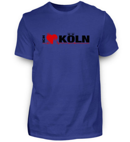 Royal-blaues T-Shirt mit "Ich liebe Köln" Aufdruck; mittig auf Brust wobei ein rotes Herz das Wort Liebe symbolisiert und das Wort ich hochkant, während das Wort Köln waagerecht geschrieben ist - Somit kann das Motiv auf dem T-Shirt aus Entfernung auch als "I love Köln" gelesen werden.