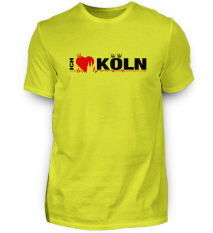 Sauergelbes T-Shirt mit "Ich liebe Köln" Aufdruck; mittig auf Brust wobei ein rotes Herz das Wort Liebe symbolisiert und das Wort ich hochkant, während das Wort Köln waagerecht geschrieben ist - Somit kann das Motiv auf dem T-Shirt aus Entfernung auch als "I love Köln" gelesen werden.